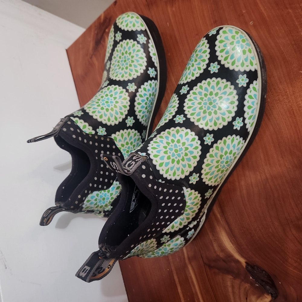 BOGG BAG Black and Green Patterned Clogs